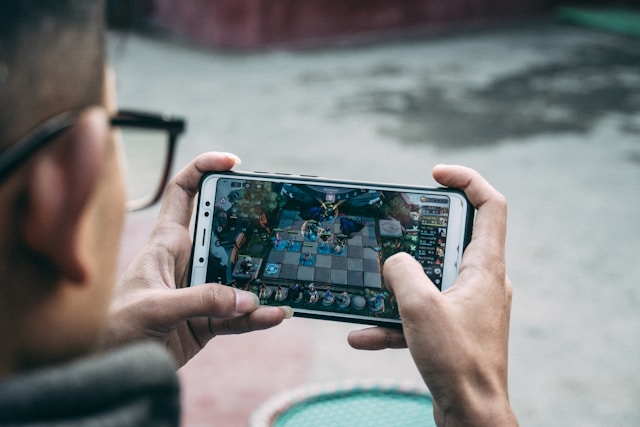 The Best Mobile Gaming Accessories This Year